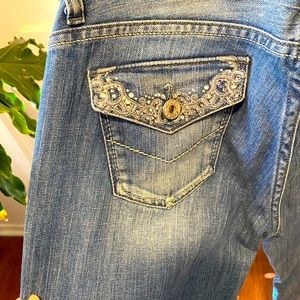 Guess Premium with Lace looking embroidery and crystals on pockets size 26
